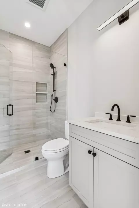 851 W Wolfram St #1, Chicago, IL 60657 photo 33