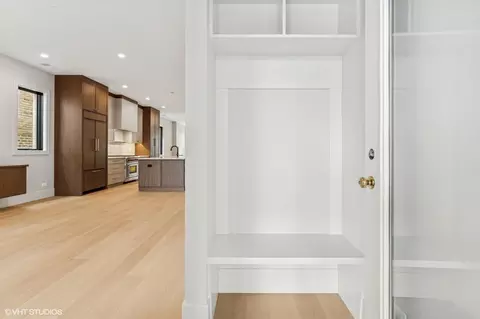 851 W Wolfram St #1, Chicago, IL 60657 photo 35