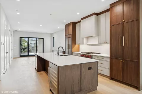 851 W Wolfram St #1, Chicago, IL 60657 photo 3