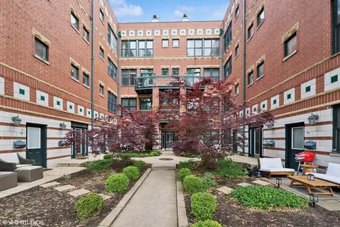 3721 N Sheffield Ave #B2, Chicago, IL 60613