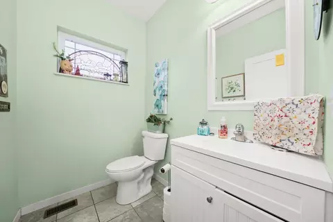 Bath - 6010 Peart Rd, Morris, IL 60450 photo 1 of 4