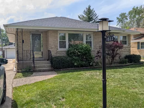 1022 Sherwood Rd, La Grange Park, IL 60526
