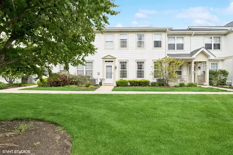 Exterior - 707 Morris Ct, Lakemoor, IL 60051 photo 3 of 4