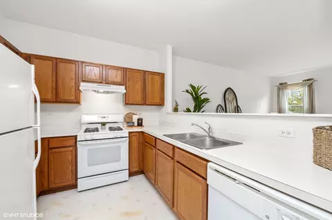 Kitchen - 707 Morris Ct, Lakemoor, IL 60051 photo 1 of 3