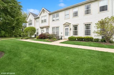 707 Morris Ct, Lakemoor, IL 60051