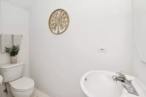 Bath - 707 Morris Ct, Lakemoor, IL 60051 photo 1 of 3