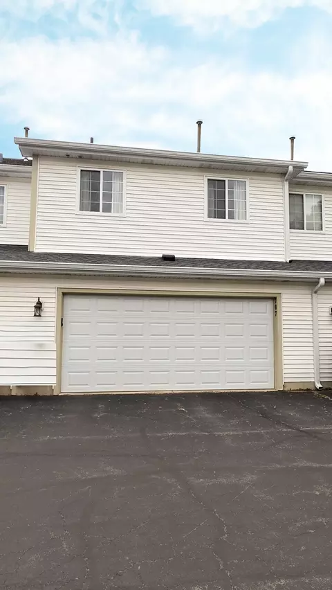 Exterior - 707 Morris Ct, Lakemoor, IL 60051 photo 2 of 4