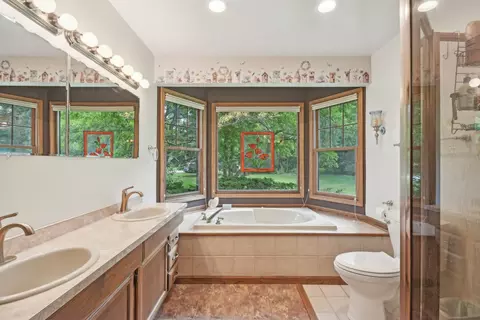 Bath - 3560 N Chamlin Dr, Morris, IL 60450 photo 3 of 5
