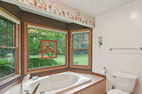 Bath - 3560 N Chamlin Dr, Morris, IL 60450 photo 4 of 5
