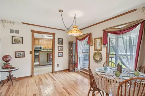 Dining - 3560 N Chamlin Dr, Morris, IL 60450 photo 1 of 3