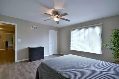 Bedroom - 179 Old Forge Rd, Elgin, IL 60123 photo 1 of 3