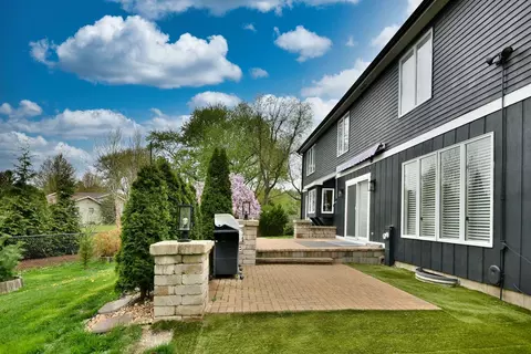 Exterior - 179 Old Forge Rd, Elgin, IL 60123 photo 4 of 6
