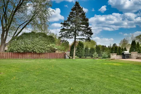 Exterior - 179 Old Forge Rd, Elgin, IL 60123 photo 2 of 6