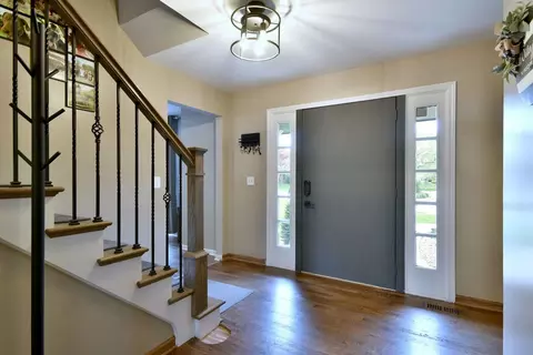 Entry Way - 179 Old Forge Rd, Elgin, IL 60123 photo 2 of 3