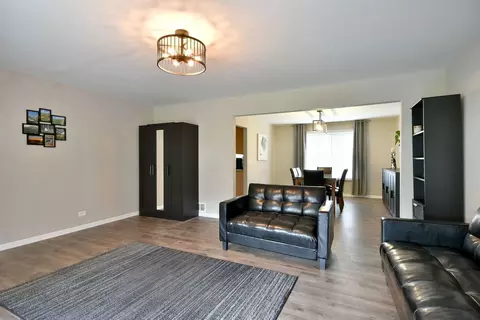 Living - 179 Old Forge Rd, Elgin, IL 60123 photo 1 of 3