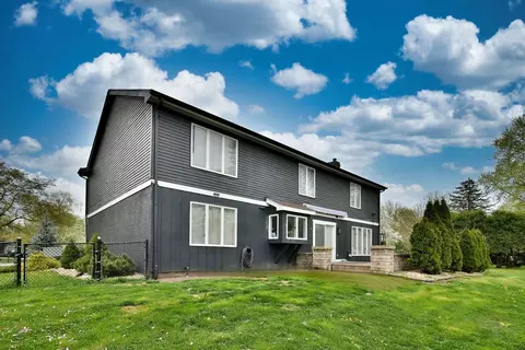 Exterior - 179 Old Forge Rd, Elgin, IL 60123 photo 6 of 6