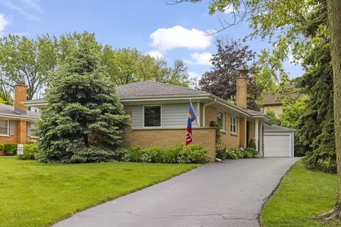 581 Summerdale Ave, Glen Ellyn, IL 60137