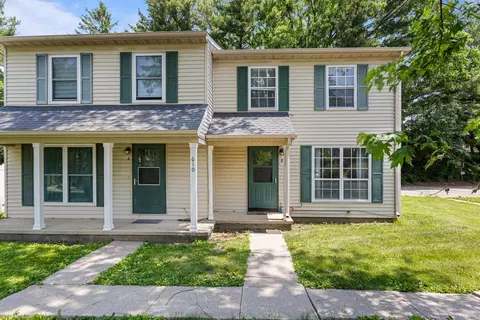 610 English Creek Ct #B, Champaign, IL 61821