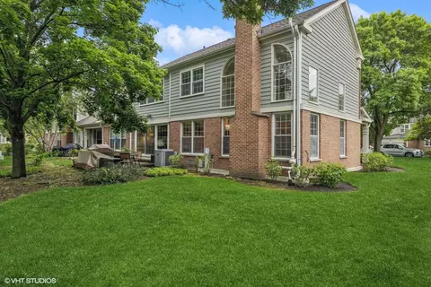 125 Yale Ct, Glenview, IL 60026 photo 2