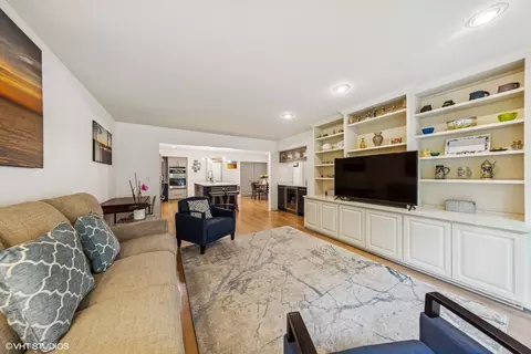 125 Yale Ct, Glenview, IL 60026 photo 9