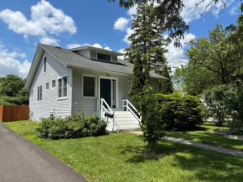 104 S Harvard Ave, Villa Park, IL 60181