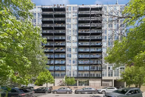 450 W Briar Pl #3K, Chicago, IL 60657