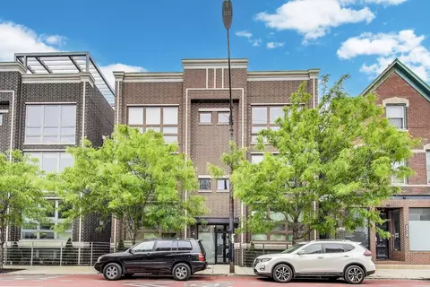 2312 W Belmont Ave #1W, Chicago, IL 60618