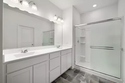 Bath - 14931 S Parkview Dr, Plainfield, IL 60544 photo 2 of 3