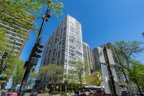 5757 N Sheridan Rd #19F, Chicago, IL 60660