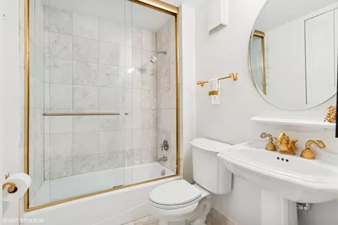 Bath - 111 E Chestnut St #39C, Chicago, IL 60611 photo 3 of 4