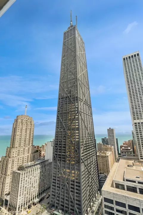 View/Area - 111 E Chestnut St #39C, Chicago, IL 60611 photo 3 of 3
