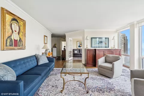 Living - 111 E Chestnut St #39C, Chicago, IL 60611 photo 4 of 5