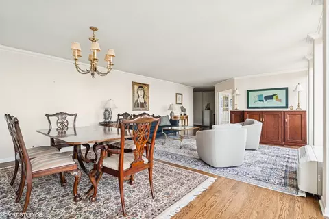 Dining - 111 E Chestnut St #39C, Chicago, IL 60611 photo 3 of 3