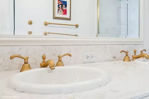 Bath - 111 E Chestnut St #39C, Chicago, IL 60611 photo 2 of 4