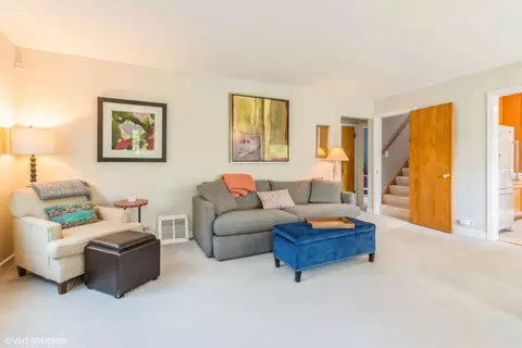 Living - Undisclosed, Glenview, IL 60025 photo 1 of 1