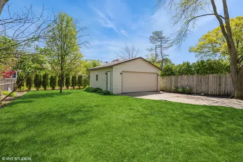 Exterior - Undisclosed, Glenview, IL 60025 photo 2 of 2
