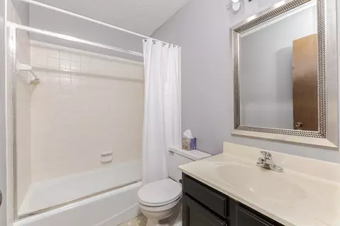 Bath - 52 Brandywine Ct, Bloomington, IL 61704 photo 2 of 2