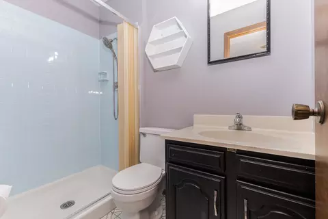 Bath - 52 Brandywine Ct, Bloomington, IL 61704 photo 1 of 2