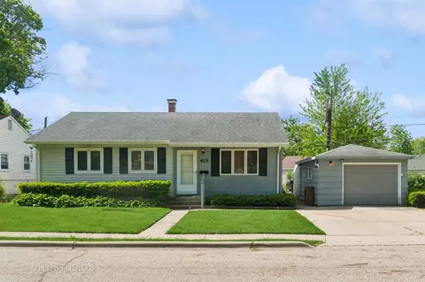 415 Emerson Ln, Mundelein, IL 60060