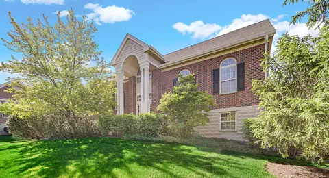 679 Prestwick Ln, Wheeling, IL 60090