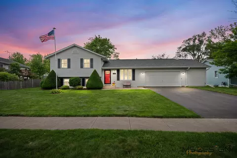 175 N Dogwood St, Cortland, IL 60112