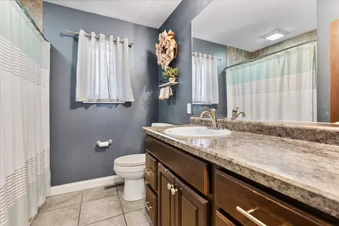 Bath - 103 Highview St, Gridley, IL 61744 photo 1 of 1
