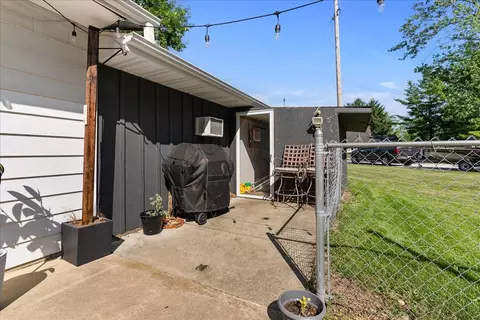 Exterior - 103 Highview St, Gridley, IL 61744 photo 3 of 7