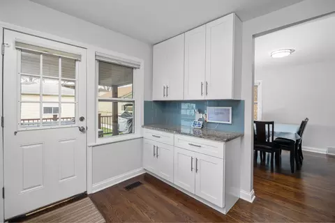 Entry Way - 6309 W Devon Ave, Chicago, IL 60646 photo 2 of 2
