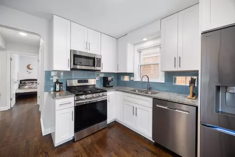 Kitchen - 6309 W Devon Ave, Chicago, IL 60646 photo 2 of 2