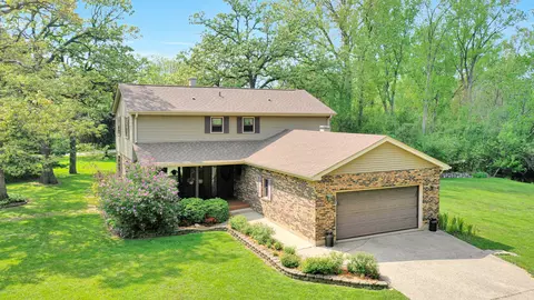 14706 Emery Ln, Woodstock, IL 60098