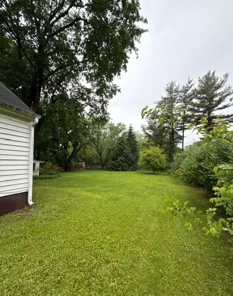 Exterior - 5 N320 Powis Rd, Wayne, IL 60184 photo 2 of 3