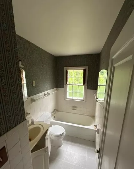 Bath - 5 N320 Powis Rd, Wayne, IL 60184 photo 1 of 1