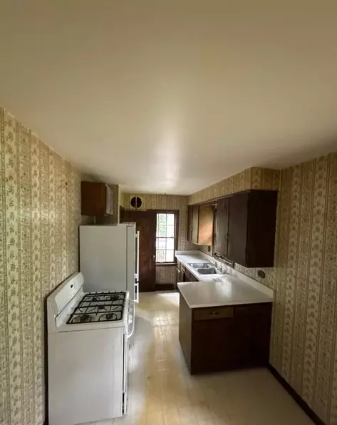 Kitchen - 5 N320 Powis Rd, Wayne, IL 60184 photo 1 of 1