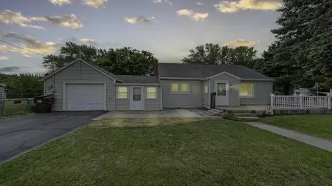 450 Gayton Ave, South Beloit, IL 61080